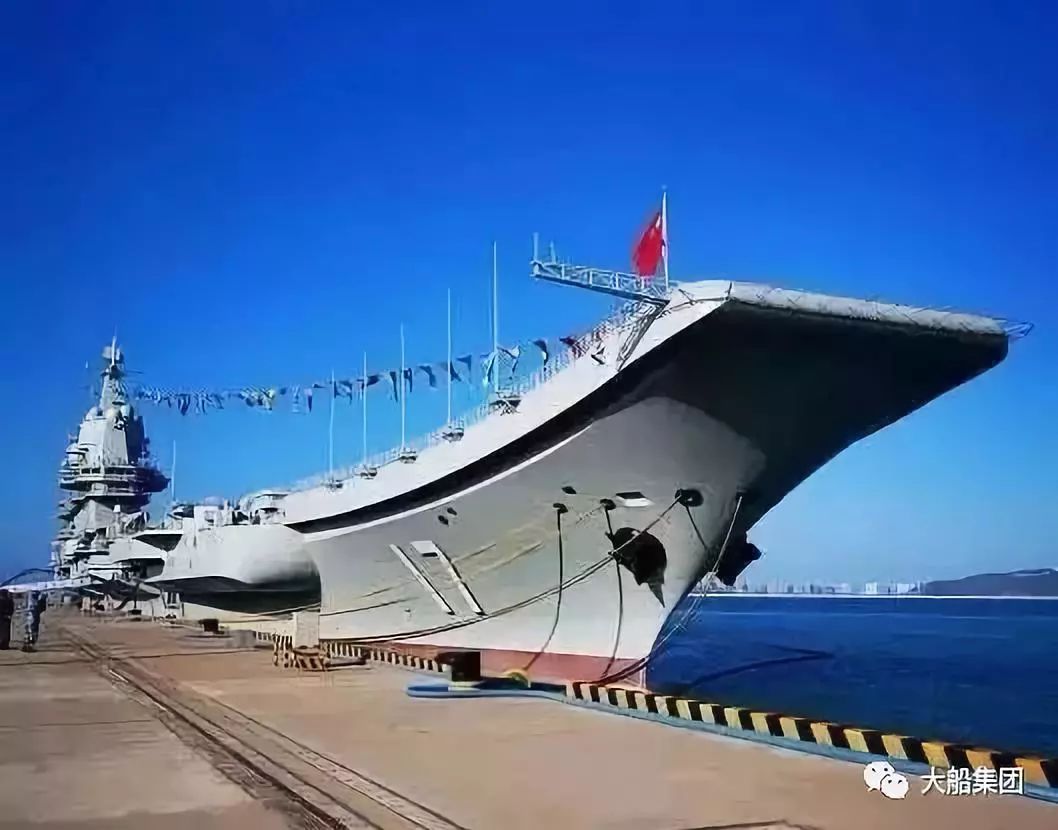我國(guó)第一艘國(guó)產(chǎn)航空母艦“山東艦”交接入列儀式側(cè)記